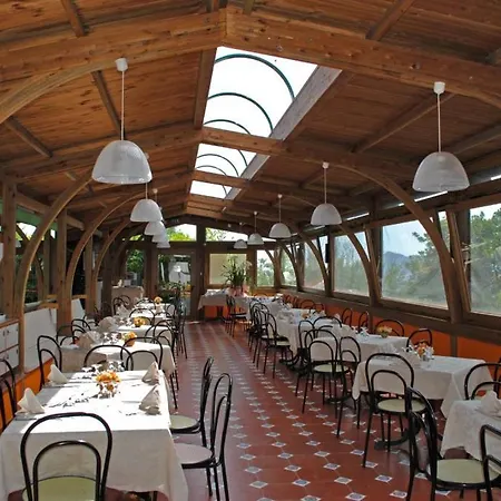 Appartement Termini-sant'agata Sleeps 4 Pool Air Con *