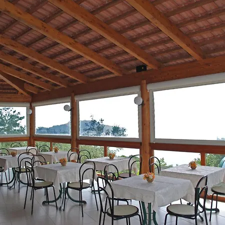 Termini-sant'agata Sleeps 4 Pool Air Con Appartement *