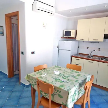 Appartement Termini-sant'agata Sleeps 4 Pool Air Con Termini